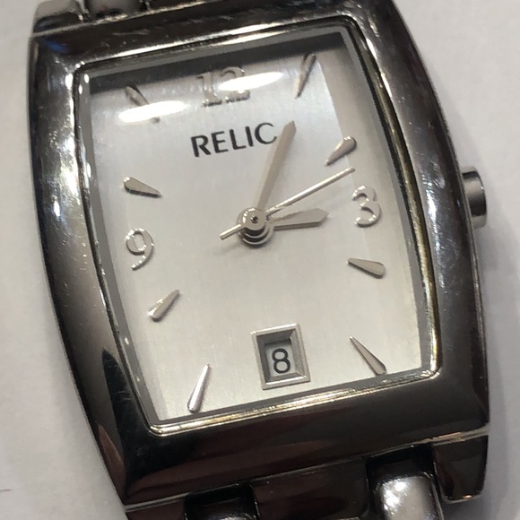 Relic “ Your Style Found “ Ladies Watch - all stainless steel - Picture 6 of 15